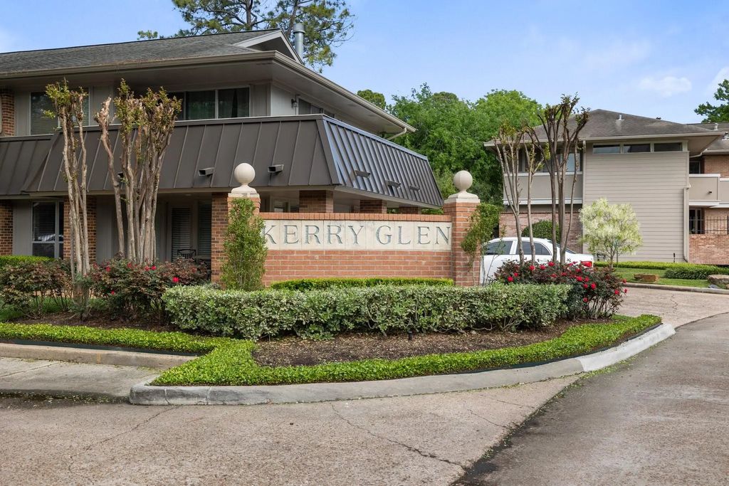 6443 Bayou Glen Road, Houston