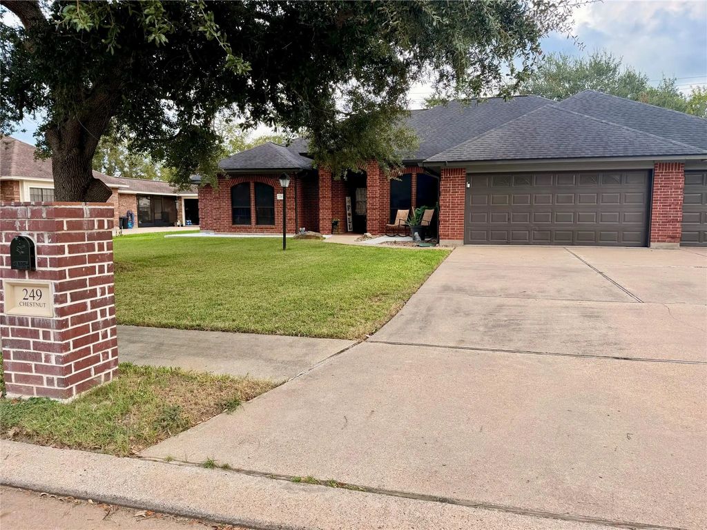 249 Chestnut Street, Lake Jackson