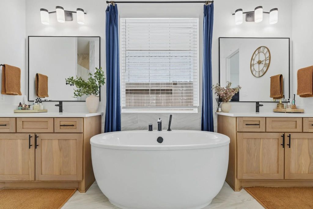 32014 Crested Knoll Court, Fulshear