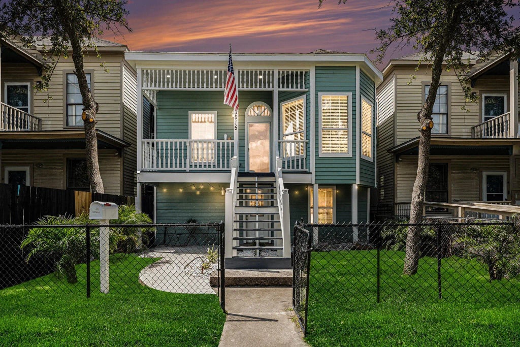 3515 Winnie Street, Galveston