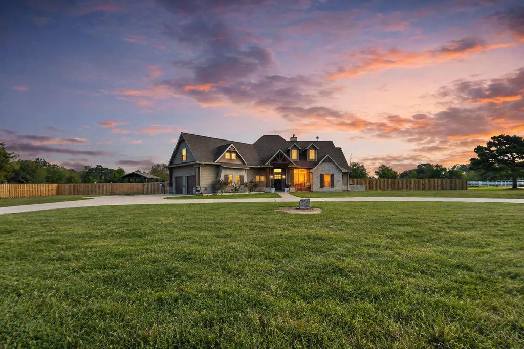 2210 Blue Jay Way, Pattison