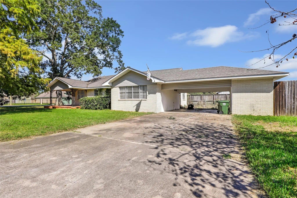 1801 Adams Street, Liberty