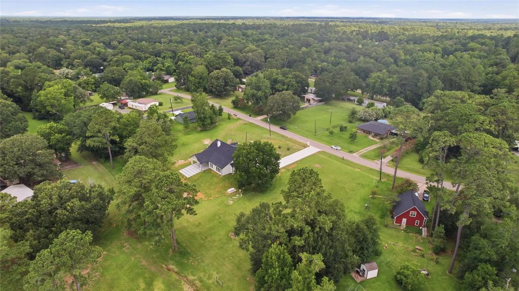 654 County Road 4023, Dayton