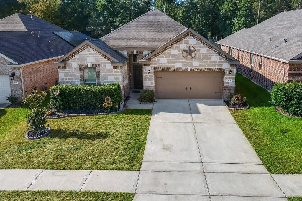 3921 Eagle Nest Lake Lane, Magnolia