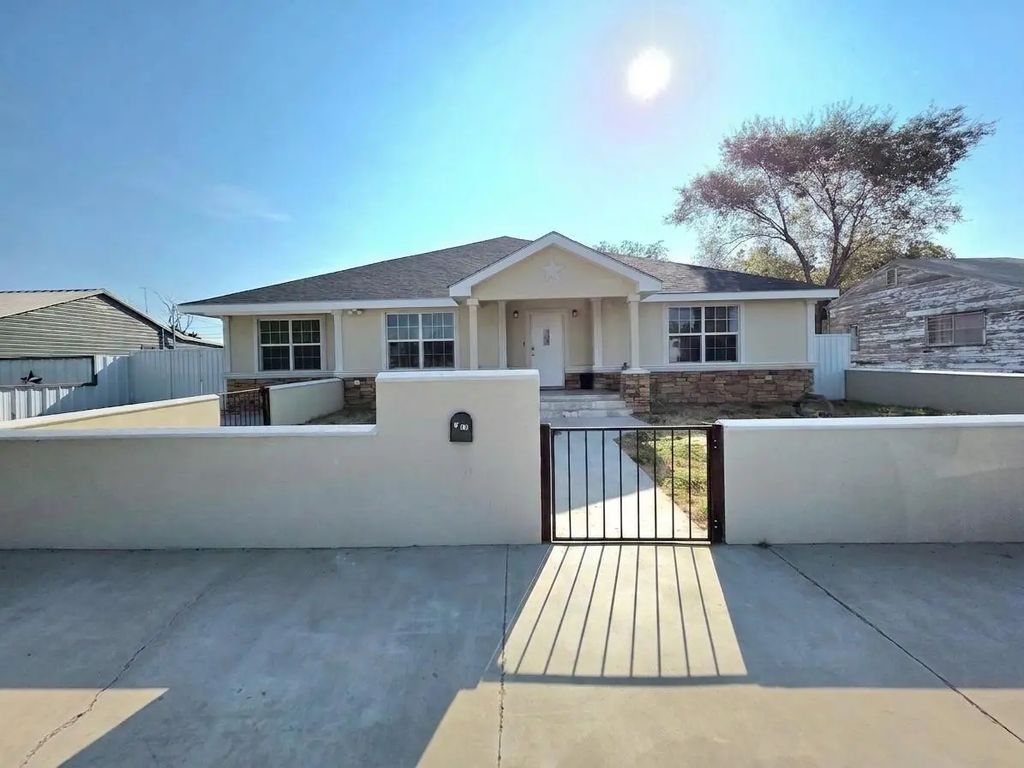 1108 S Allen Avenue, Monahans