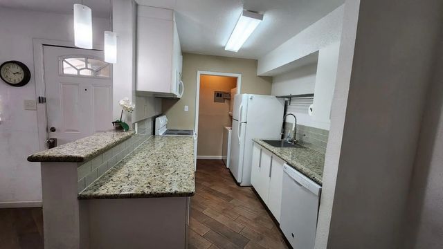 10603 S Wilcrest Drive 23, Houston