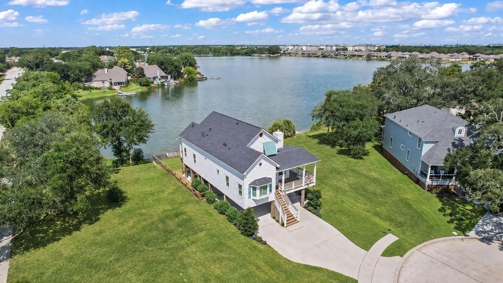 3405 Oak Alley Court, Seabrook