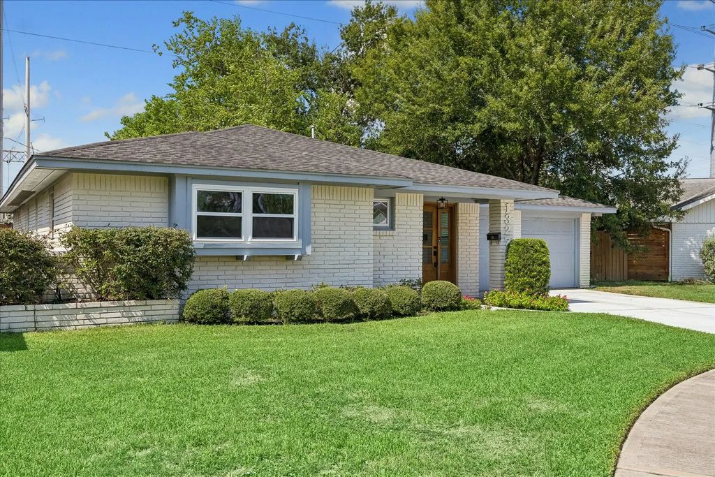 1327 Guese Road, Houston