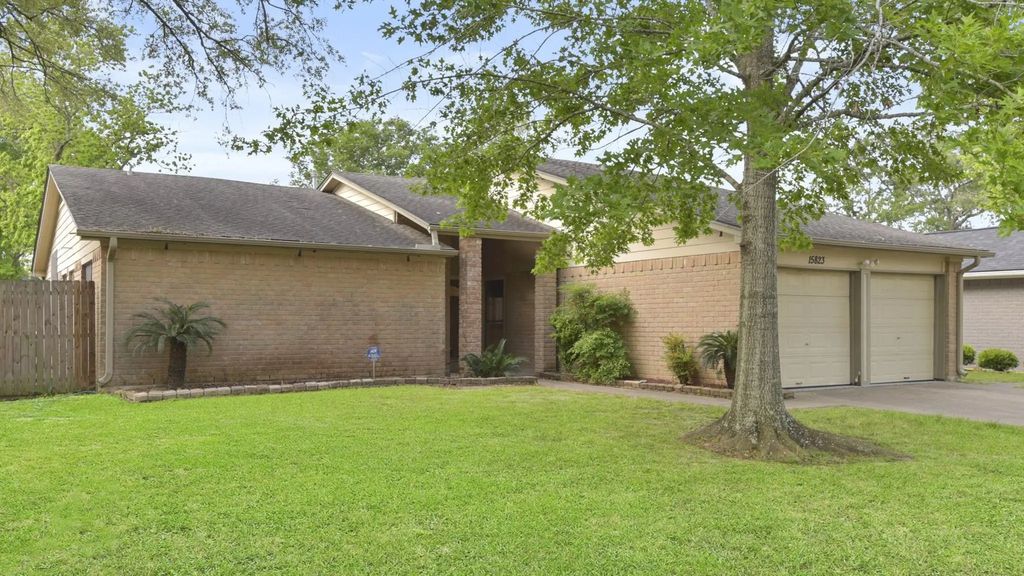 15823 Fox Springs Drive, Houston