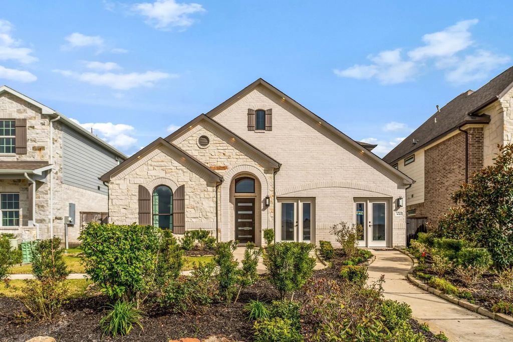 3610 Compass Pointe Court, Angleton
