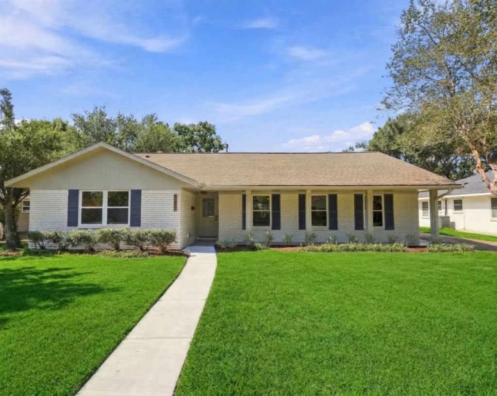 5227 Kinglet Street, Houston