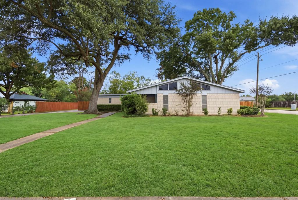 3135 Main Avenue, Rosenberg