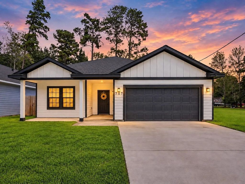 707 Magnolia Point Drive, Huffman