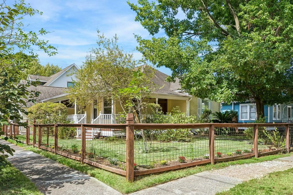 1301 Rutland Street, Houston