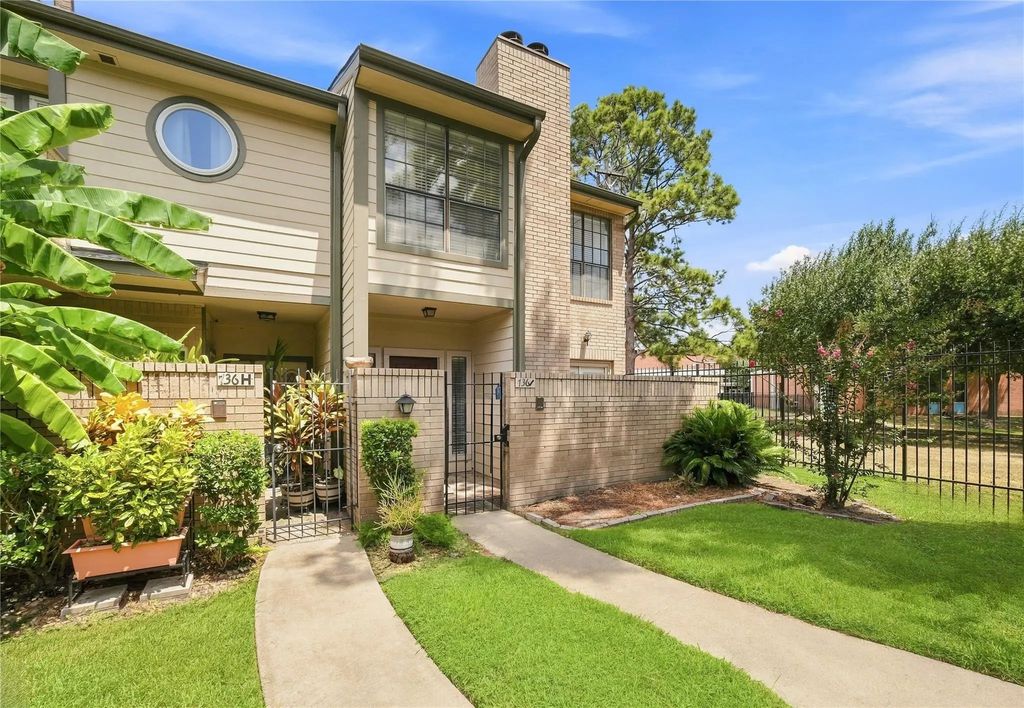 736 Country Place Drive I, Houston