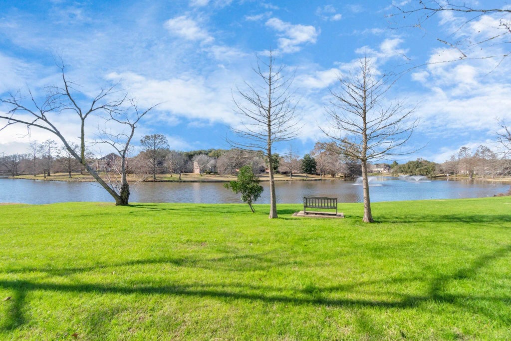 4144 Greystone Way 703, Sugar Land