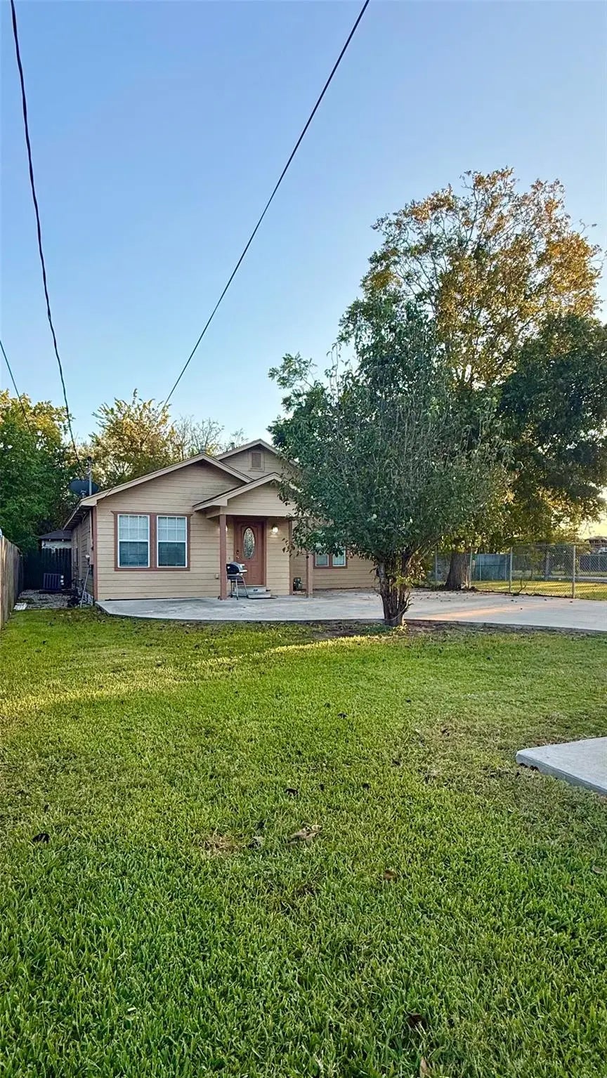 9506 E Avenue I, Houston