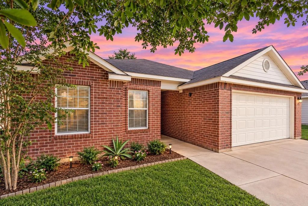 16205 Sun View Lane, Conroe