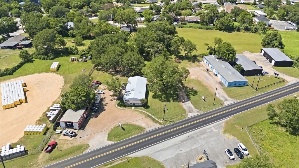 1301 Highway 105, Brenham