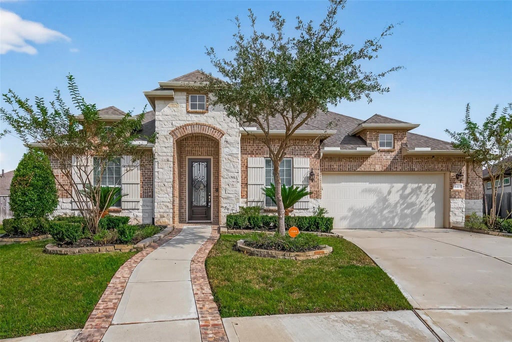 4403 Tumbling Leaf Court, Sugar Land
