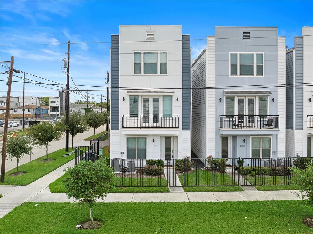 2603 Hutchins, Houston