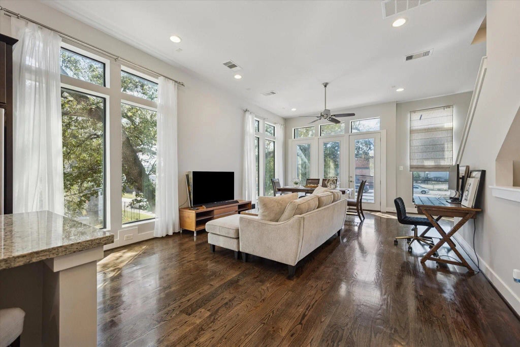 2102 Sabine Street, Houston