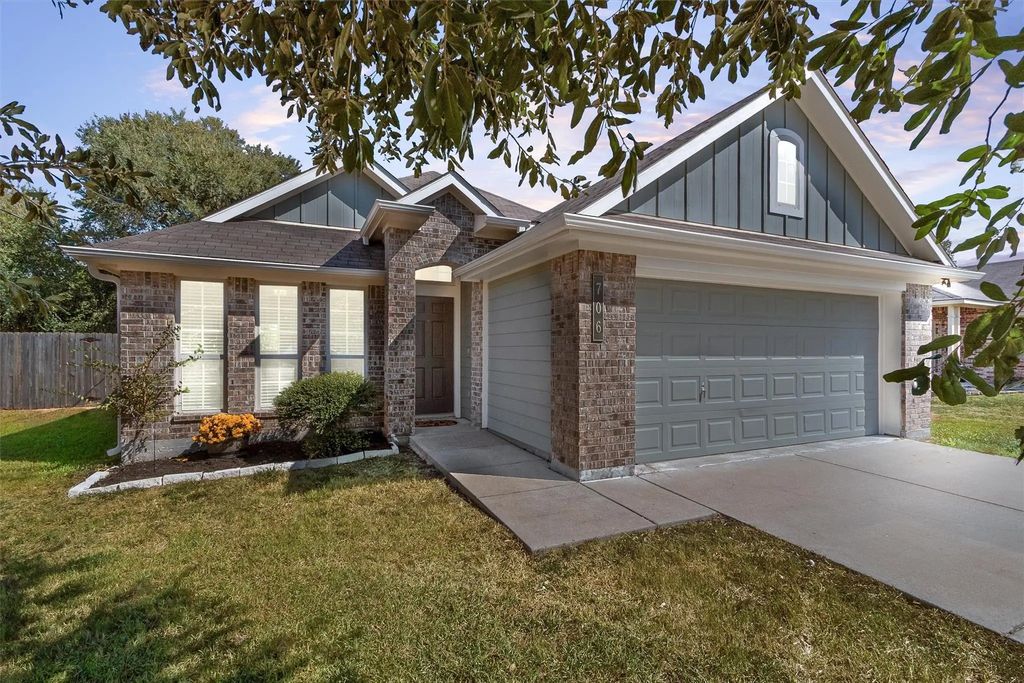706 Heritage Drive, Navasota