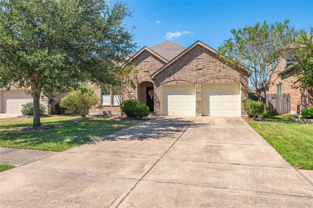 605 Chesterfield Lane, League City