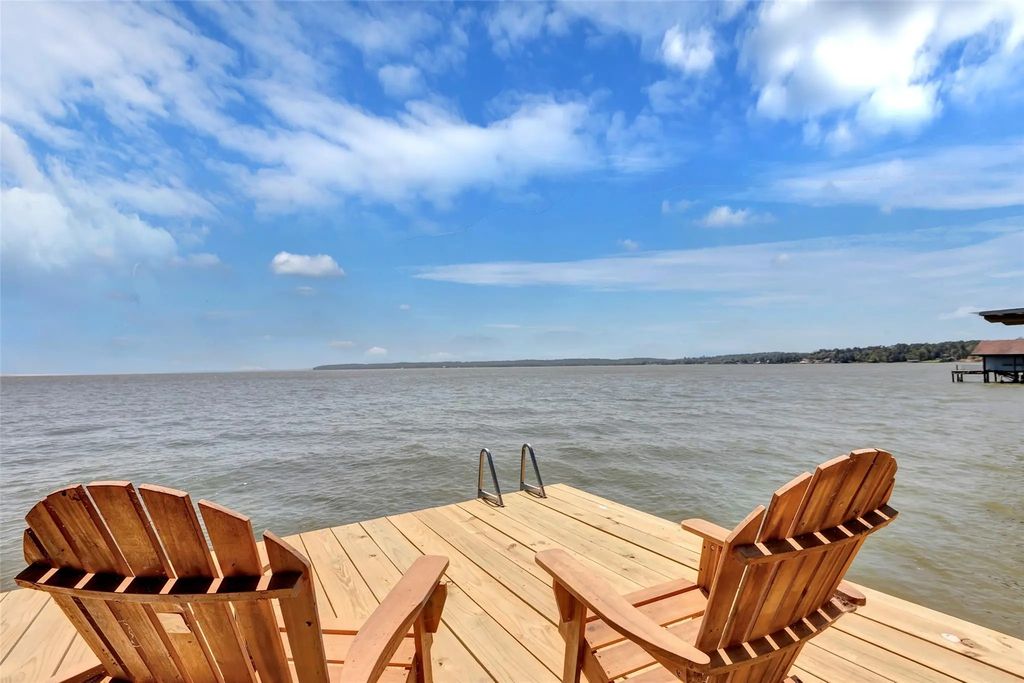 354 Edgewater Way, Point Blank