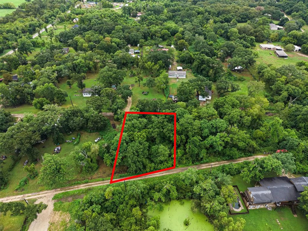 Pine Street, Rosharon