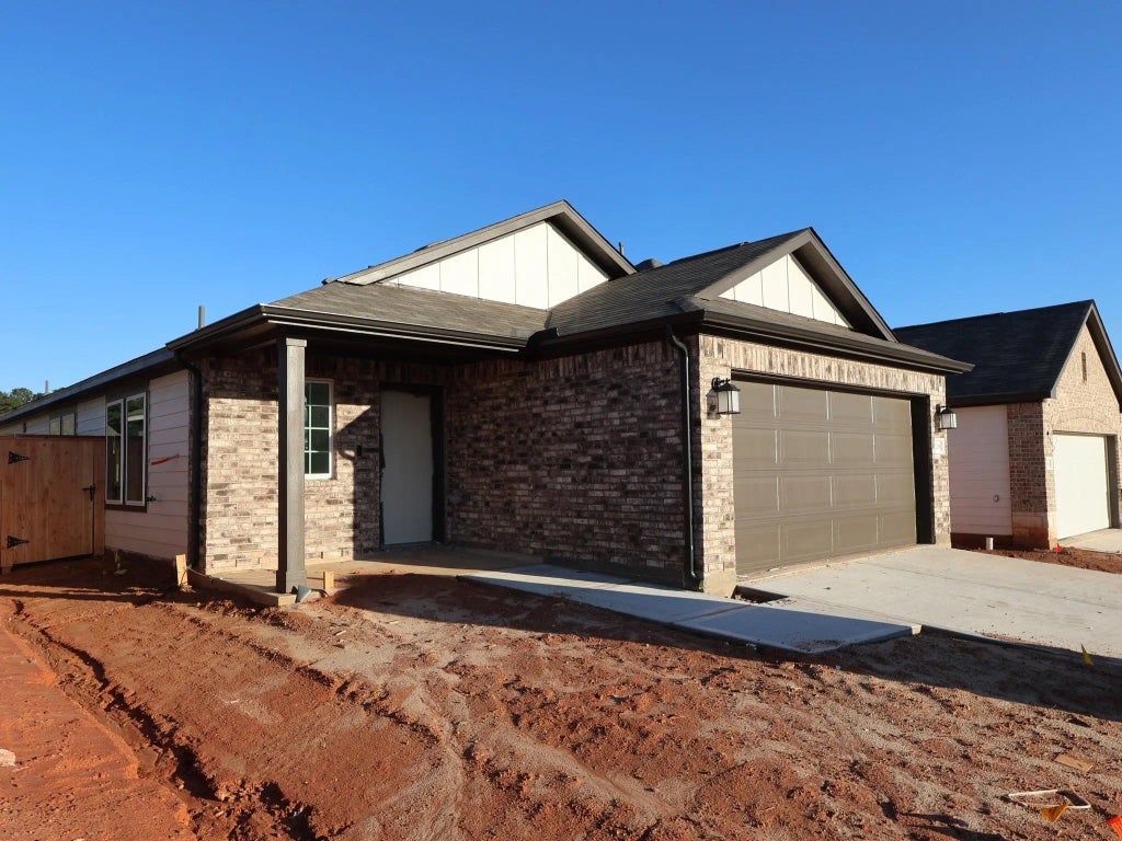 10239 Burton Path, Montgomery