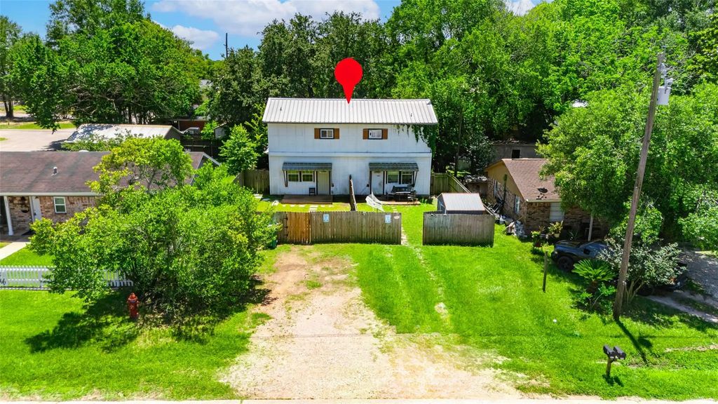 201 W Mink Street, Willis