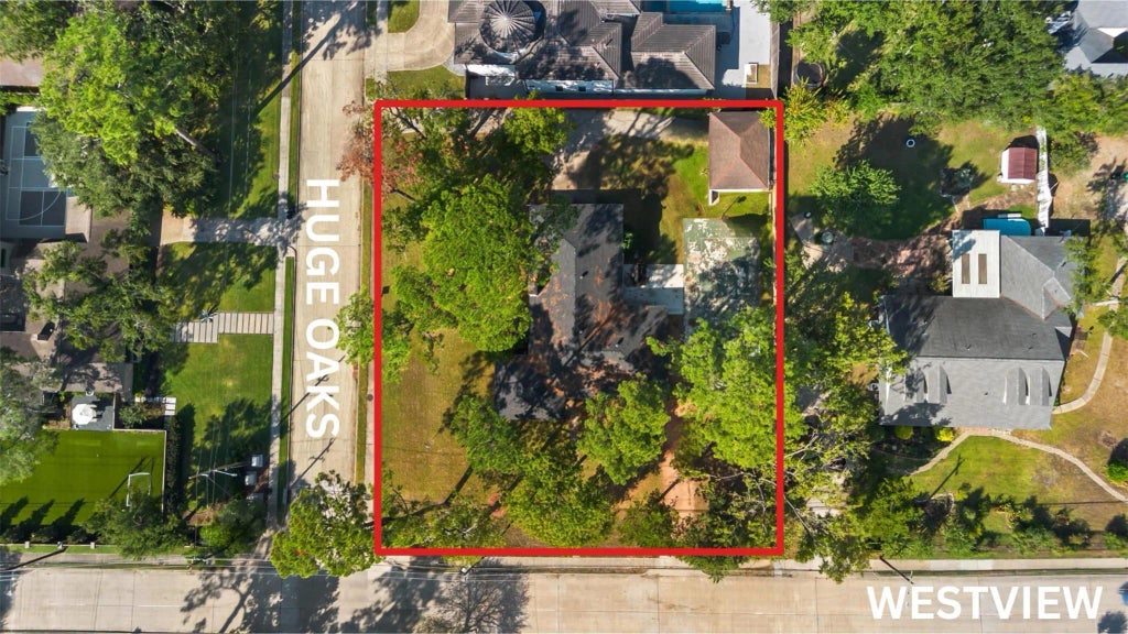 8206 Westview Drive, Houston