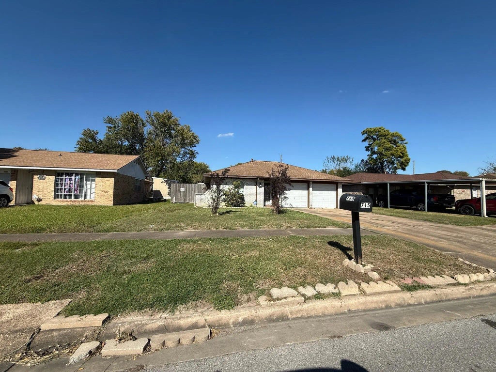 715 Branding Iron Lane, Houston