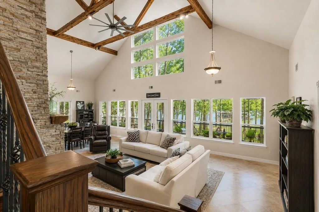560 Deerwood Drive, Trinity