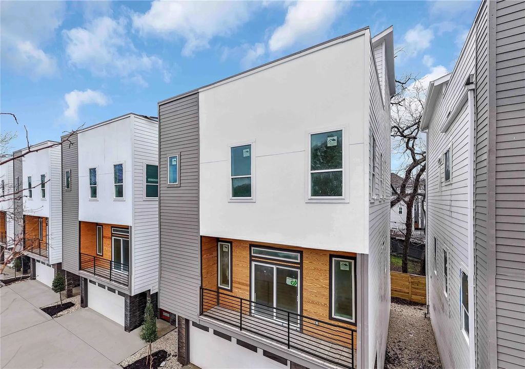 710 Link Road E, Houston
