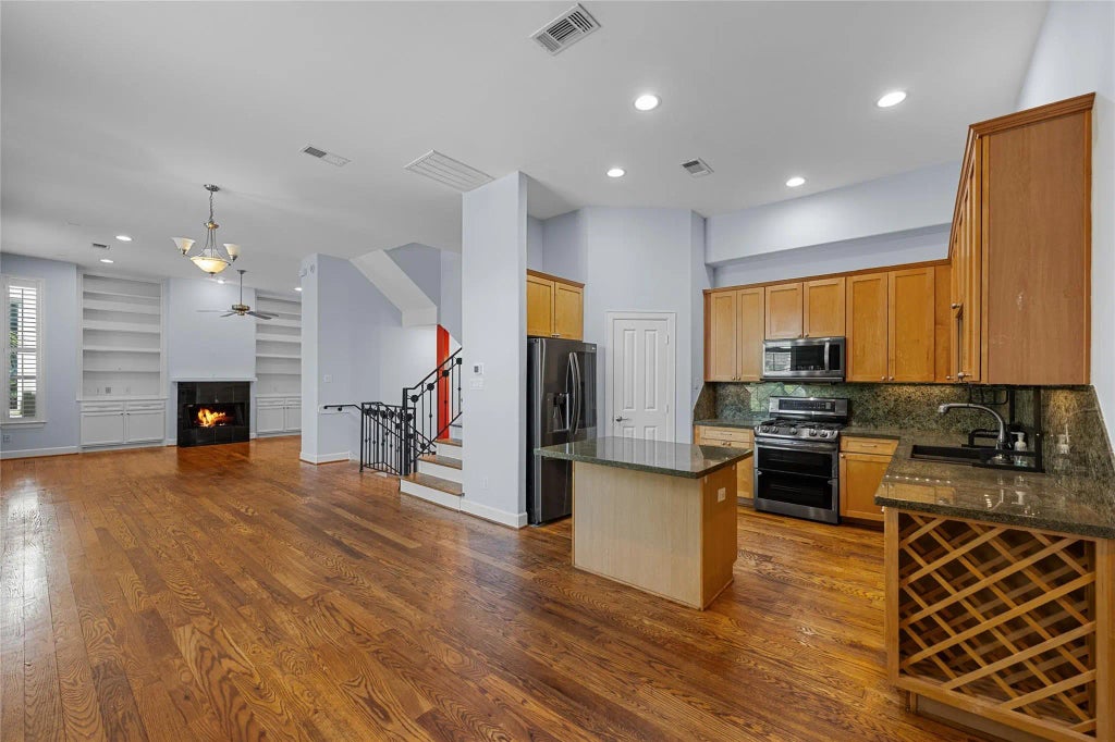 1819 Waugh Drive, Houston