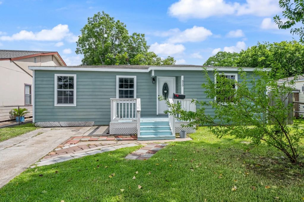 820 12th Avenue N, Texas City