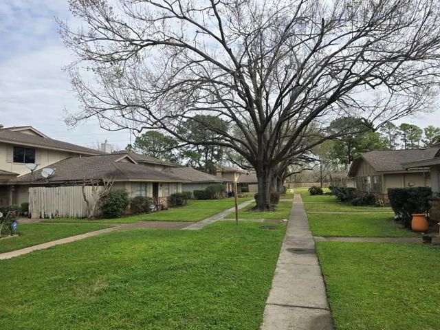 5640 Birchmont Drive C, Houston