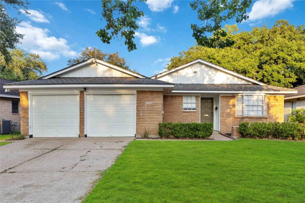 10510 Sapling Way, Houston