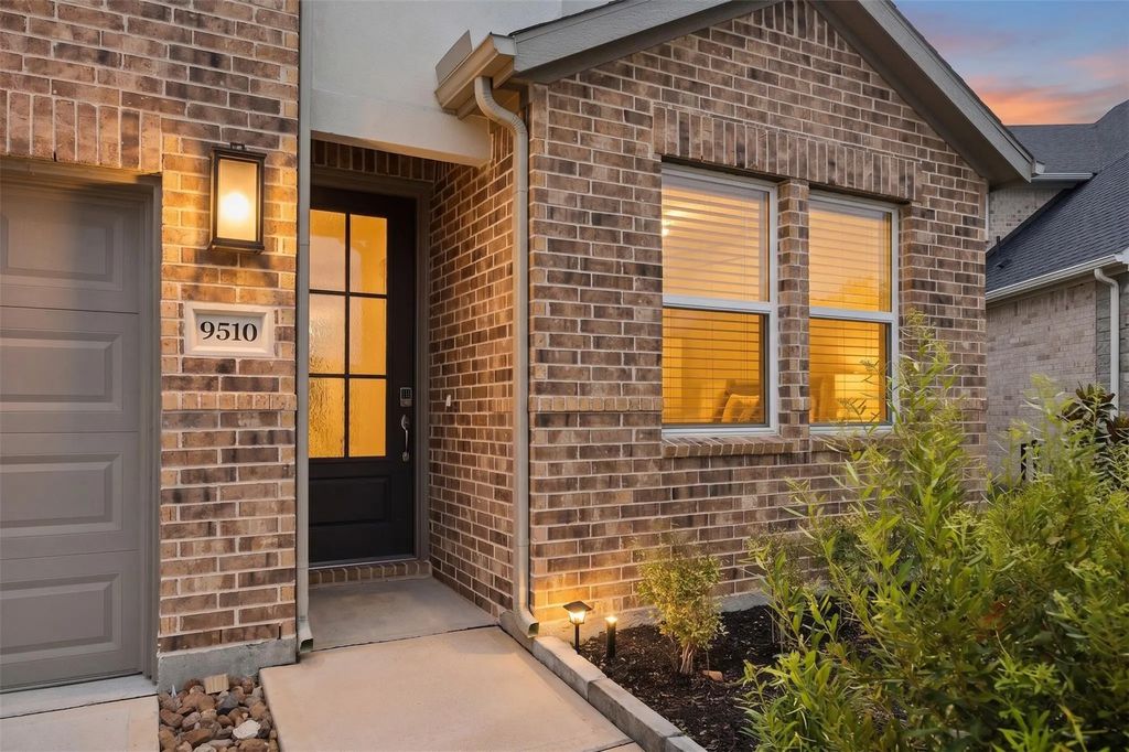 9510 Honey Run Lane, Cypress