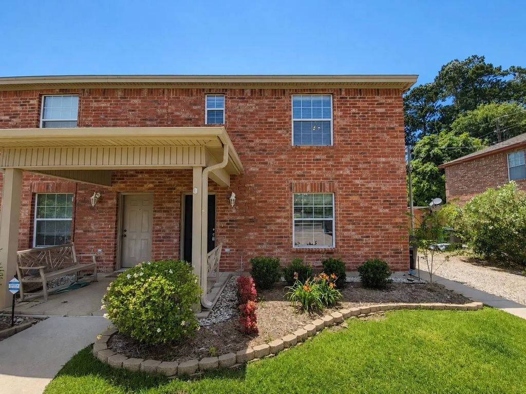 24015 Strong Pine Drive Drive B, Houston