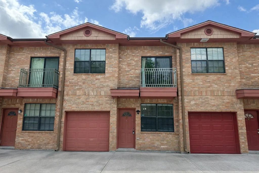 9400 Bellaire Boulevard 205, Houston
