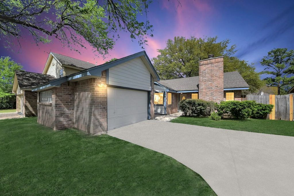 8510 Pine Falls Drive, Houston