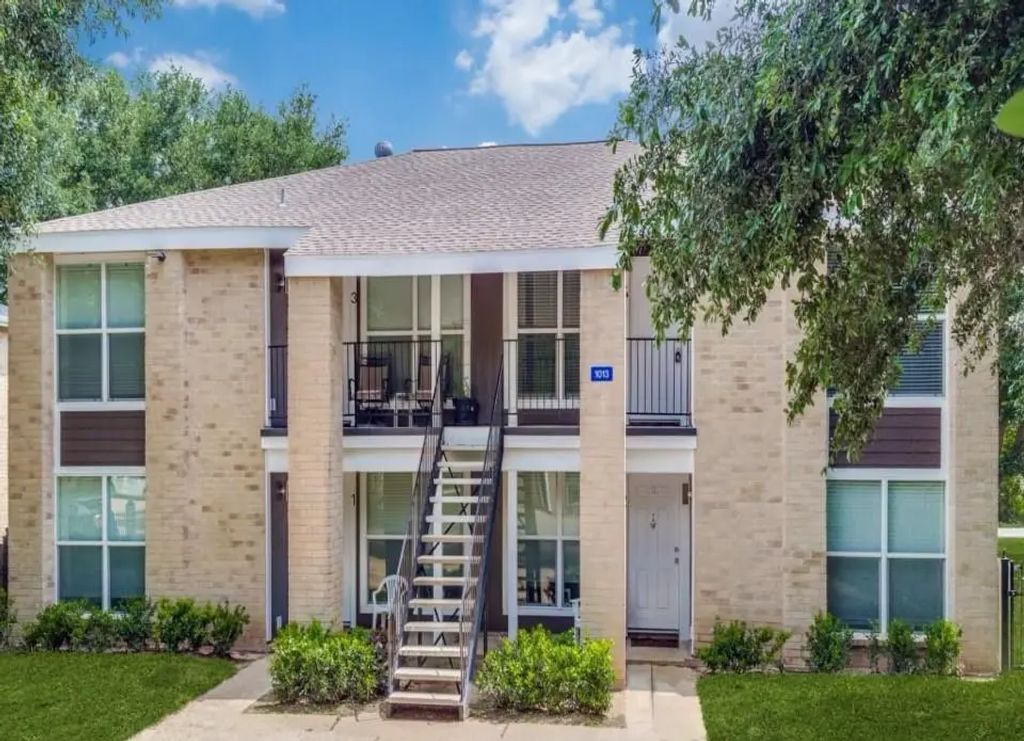 1013 Gunnison Street 4, Sealy