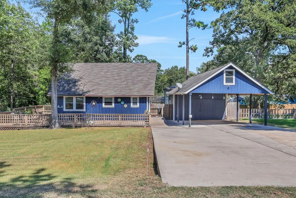 160 N Pine Harbour Drive, Coldspring