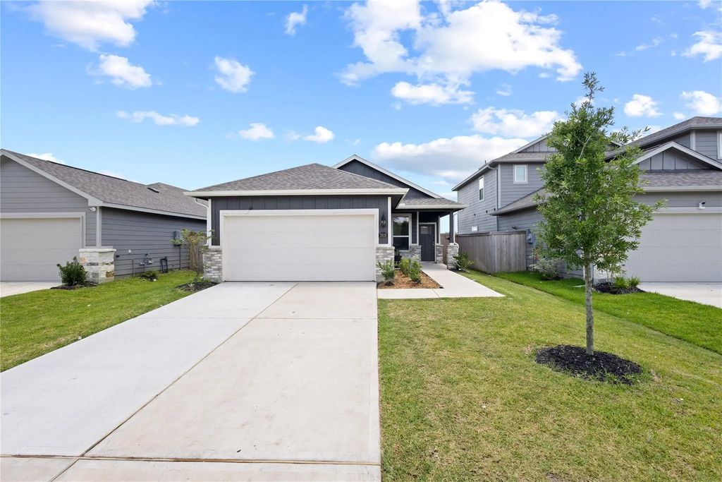 2619 Cactus Ranch Lane, Crosby