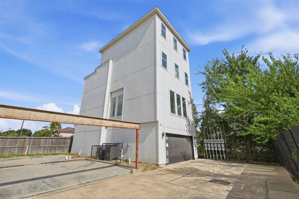 3913 Griggs Road, Houston