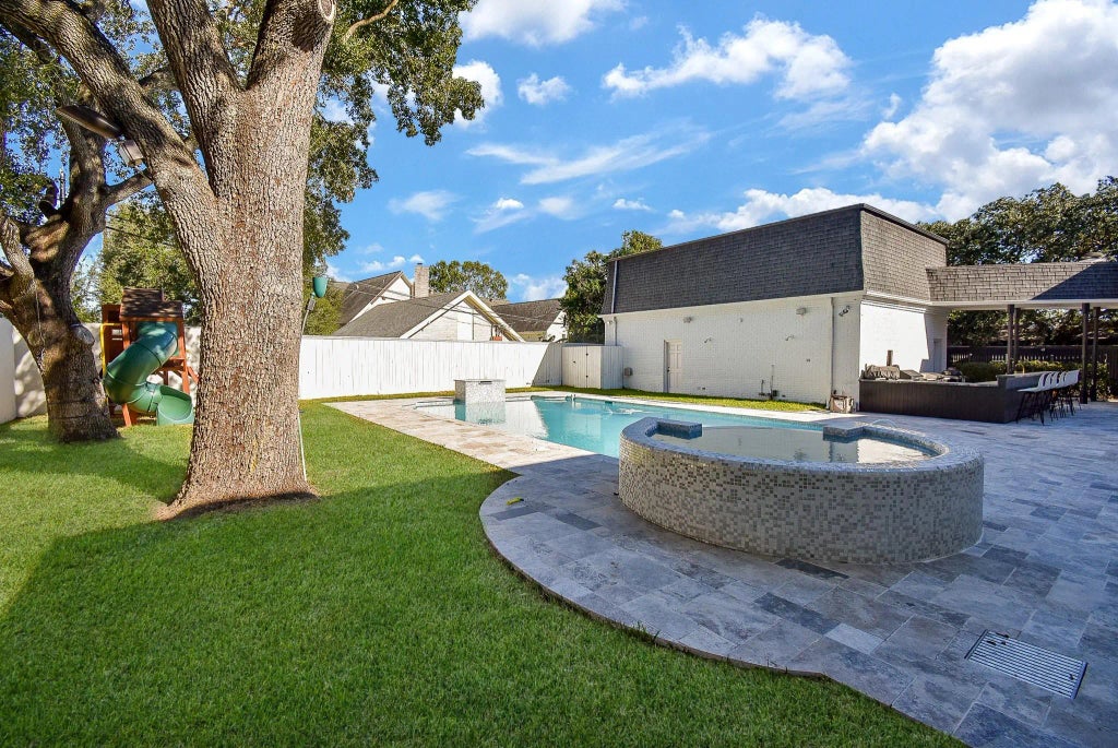 5330 Braesheather Drive, Houston