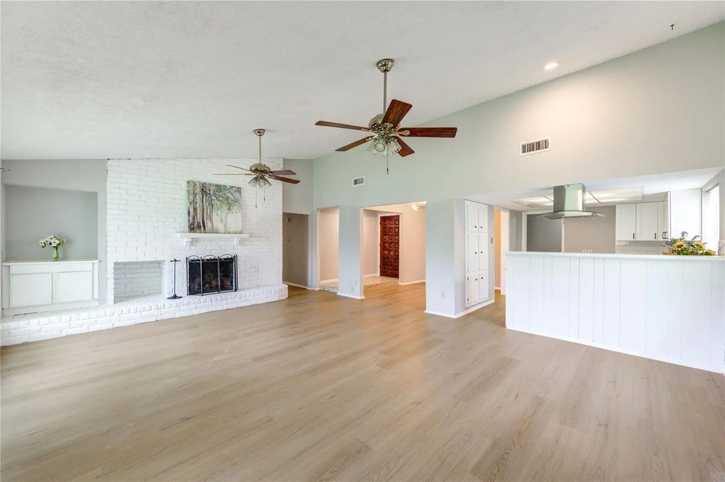 10523 Towne Square Road, Sugar Land